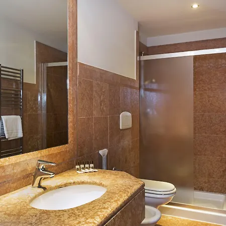 מלון B&B Hotel Padova 3*